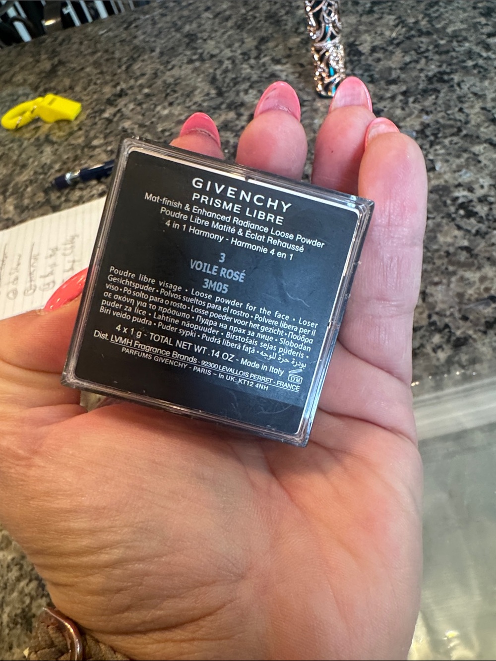 Prisme Libre Illuminating & Color-Correcting Loose Powder
